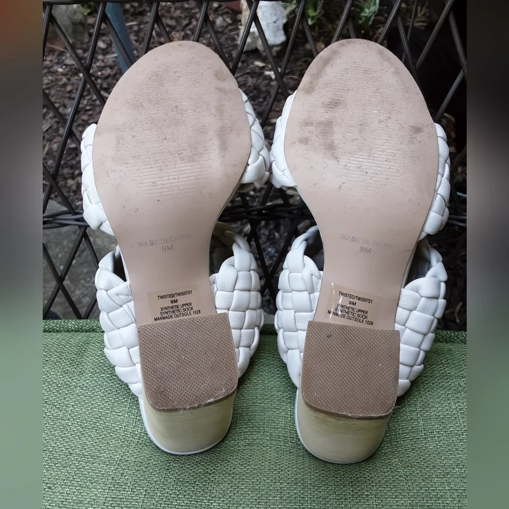 Steve Madden Twisted Braided Faux Leather Sandal Size 9M.